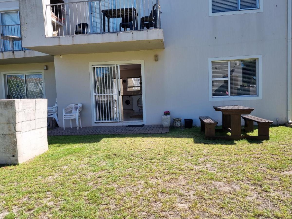 Modern Apartment Close To Kite Beach Langebaan Exterior photo