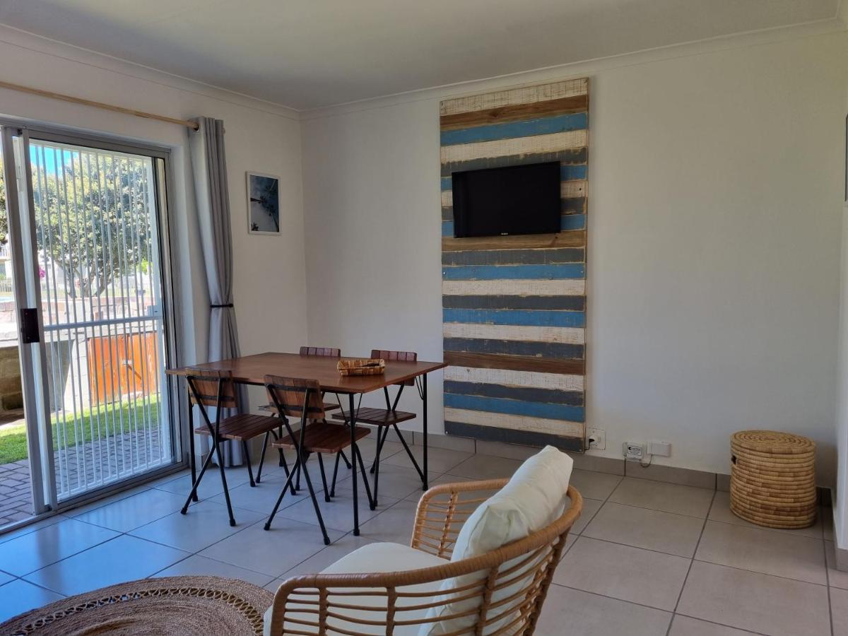 Modern Apartment Close To Kite Beach Langebaan Exterior photo