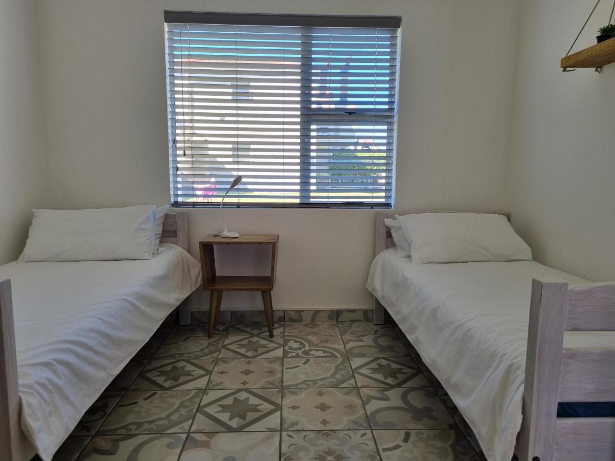 Modern Apartment Close To Kite Beach Langebaan Exterior photo