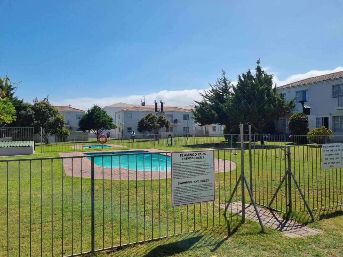 Modern Apartment Close To Kite Beach Langebaan Exterior photo