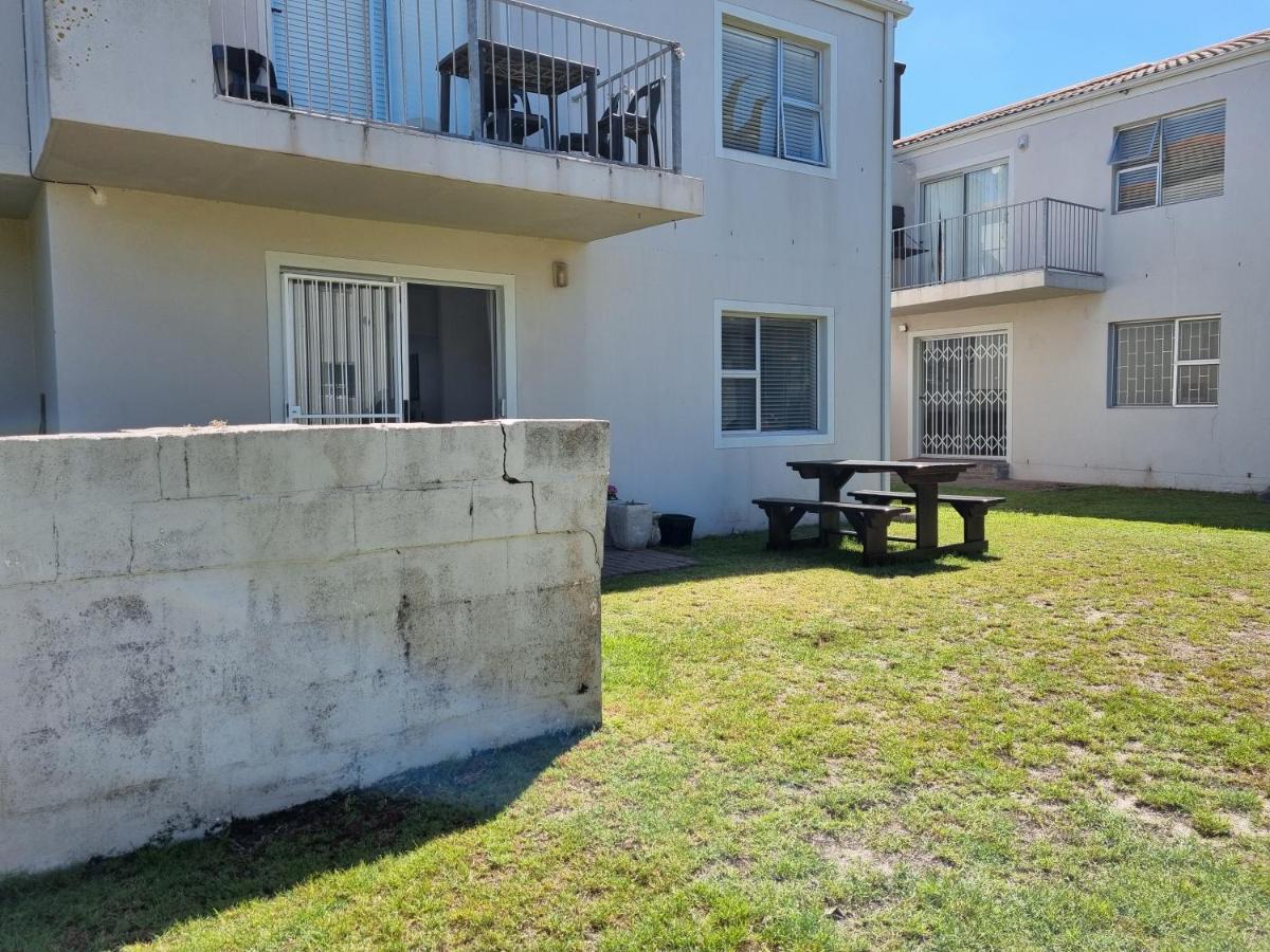 Modern Apartment Close To Kite Beach Langebaan Exterior photo