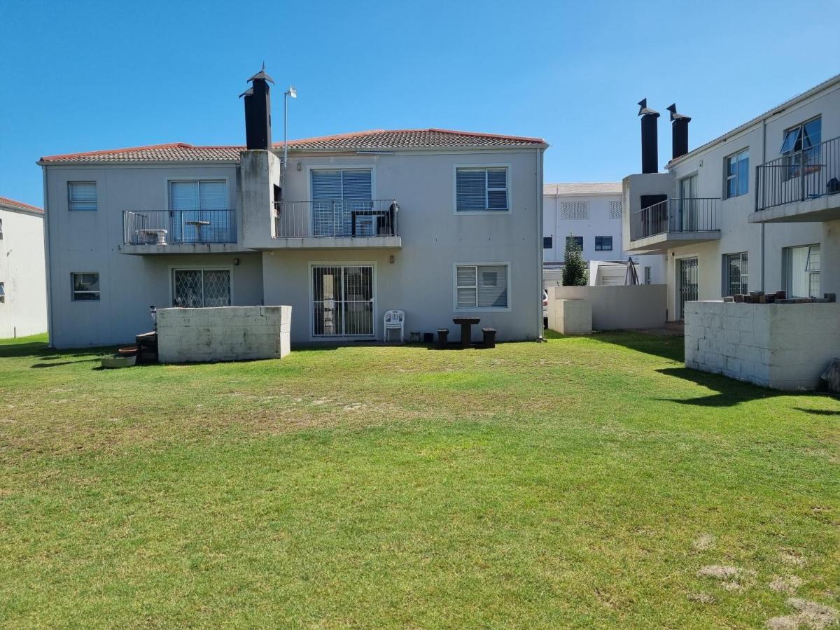Modern Apartment Close To Kite Beach Langebaan Exterior photo